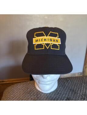 Michigan Wolverines NCAA Vintage 90's Pro Line Fitted Hat 6 3/4 Made In USA